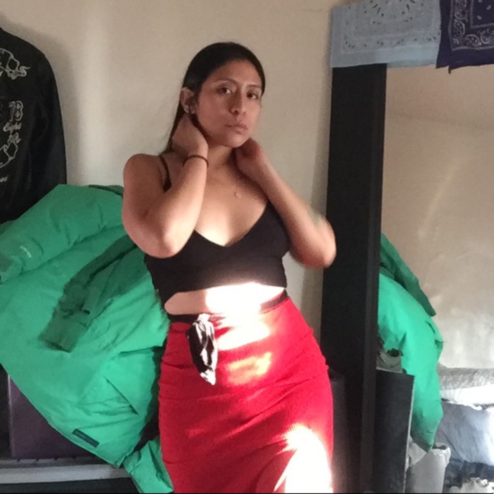 F21 Ribbed Slit Skirt - Picture 2 of 2